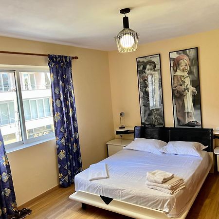 Skanderbeg Square Apartment Тирана Экстерьер фото