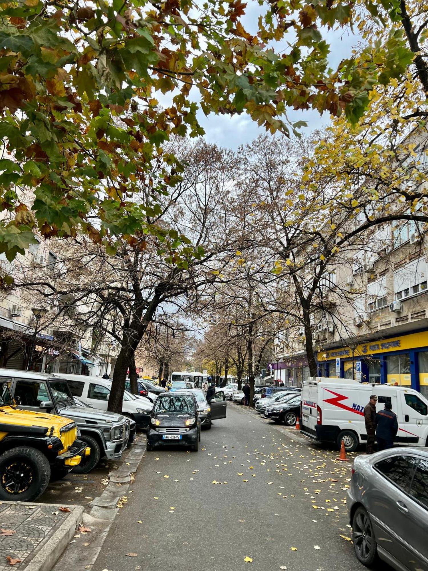 Skanderbeg Square Apartment Тирана Экстерьер фото