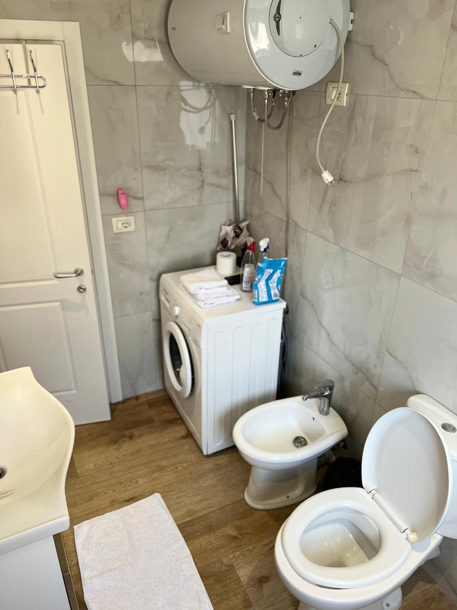 Skanderbeg Square Apartment Тирана Экстерьер фото