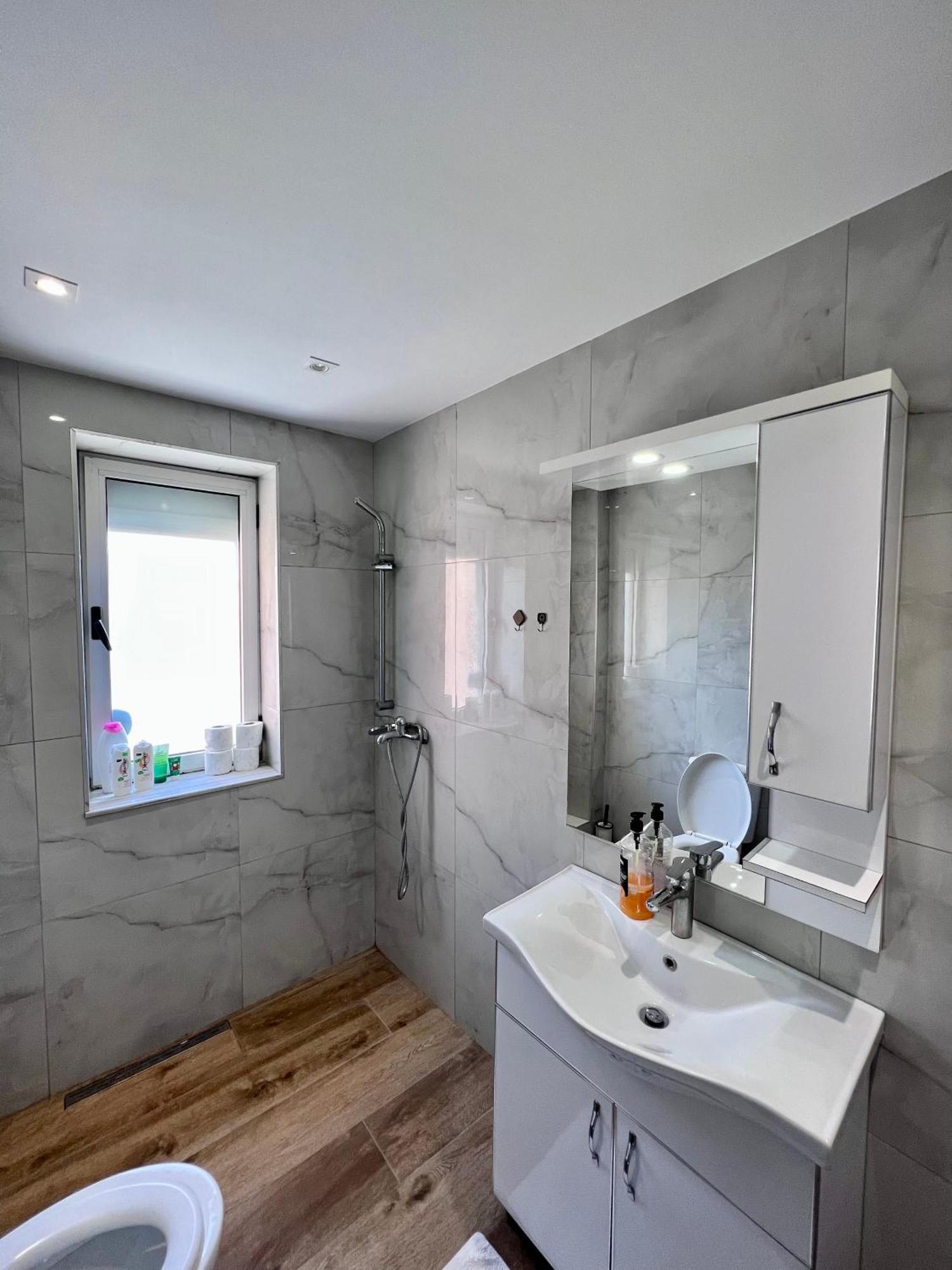 Skanderbeg Square Apartment Тирана Экстерьер фото